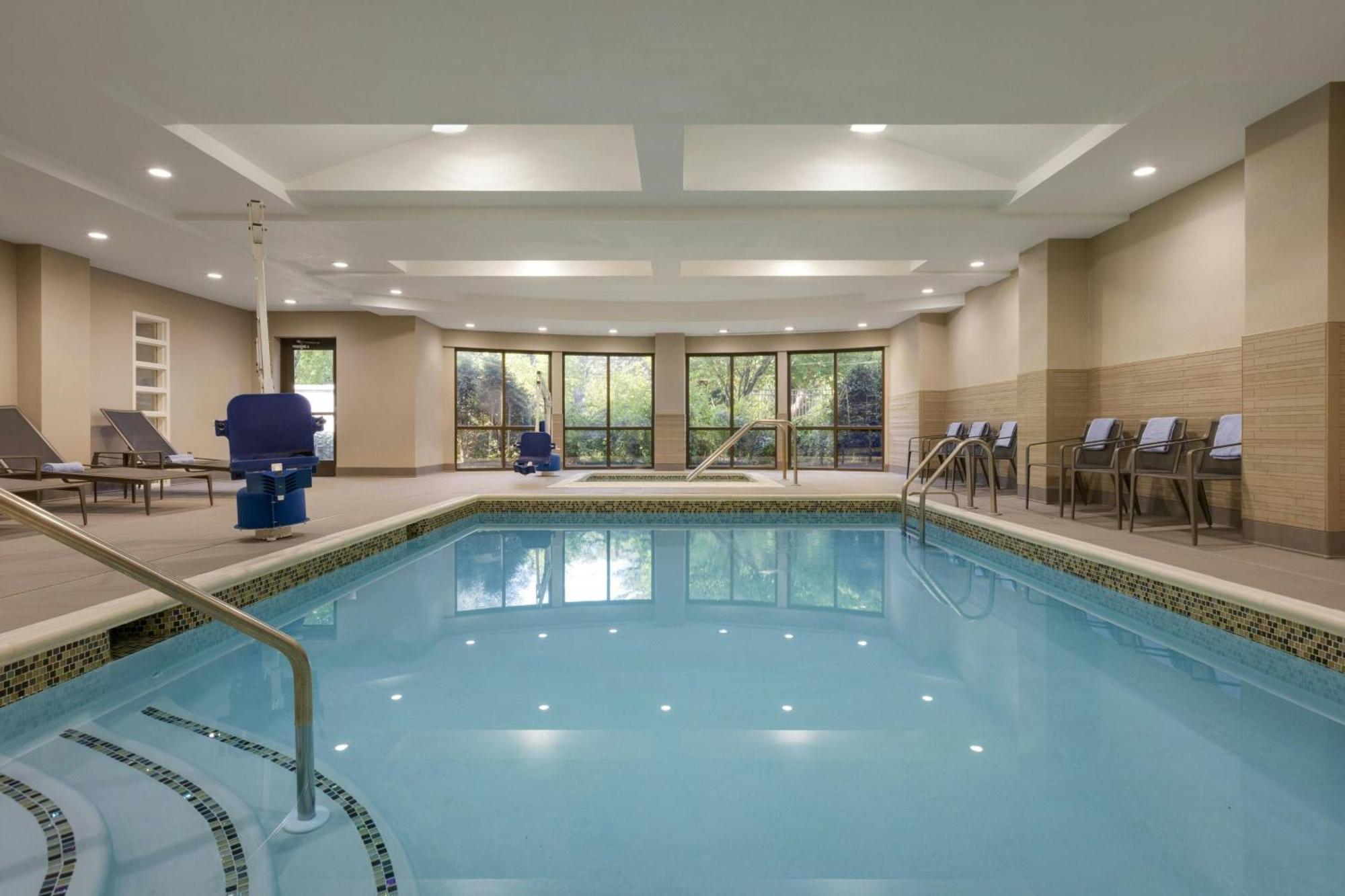 Hotel Courtyard Lancaster 3*