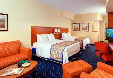 Courtyard Lancaster 3*
