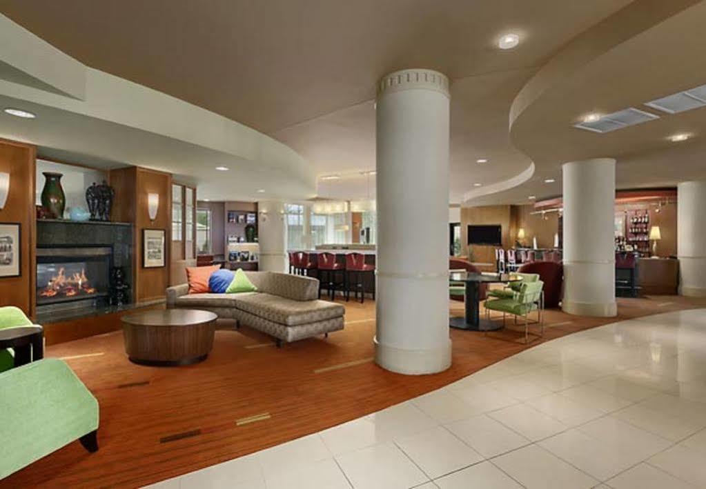 Courtyard Lancaster 3*